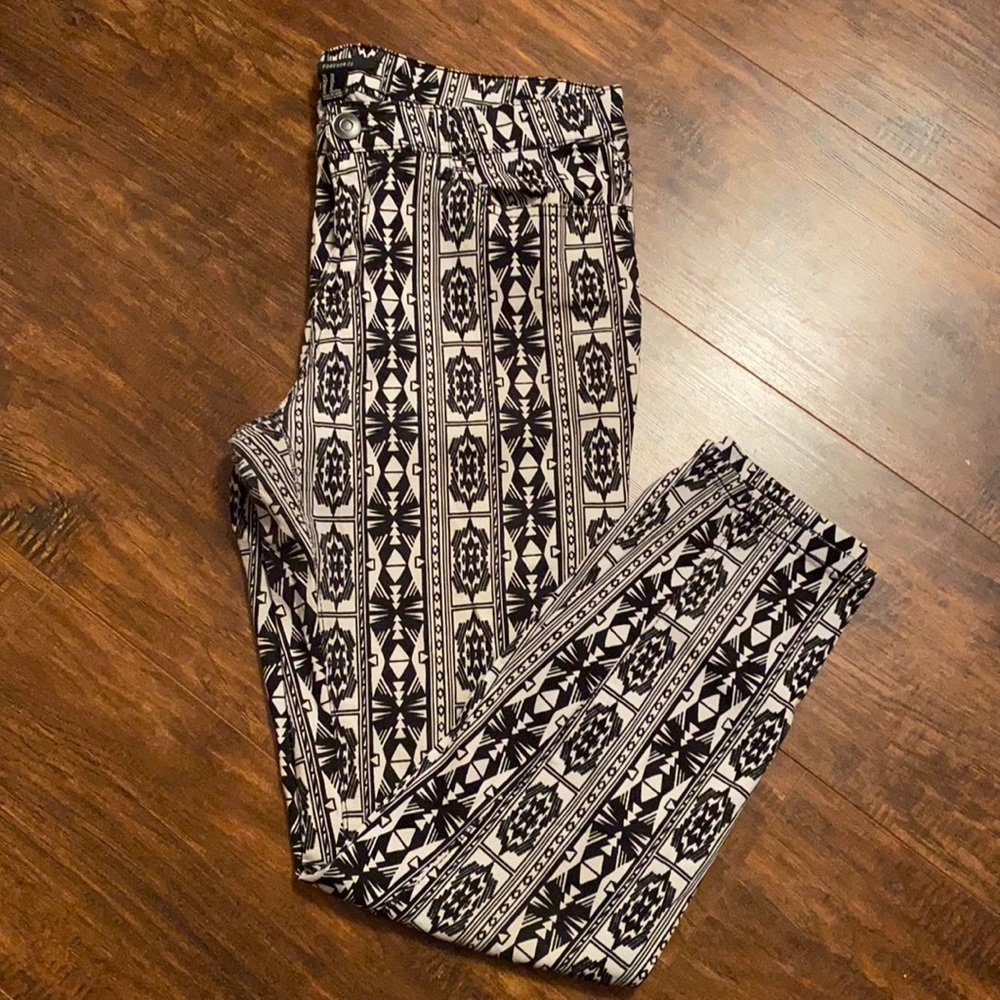 Black and white Aztec print cotton pants